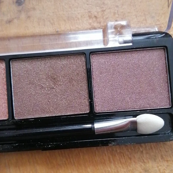 Makeup bundle - Picture 8 of 10